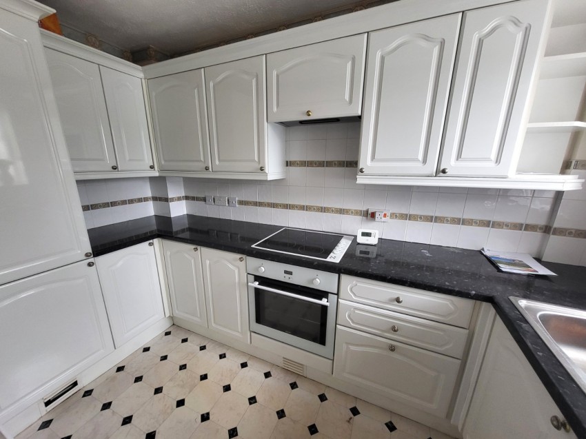 Images for The Avenue, Deal